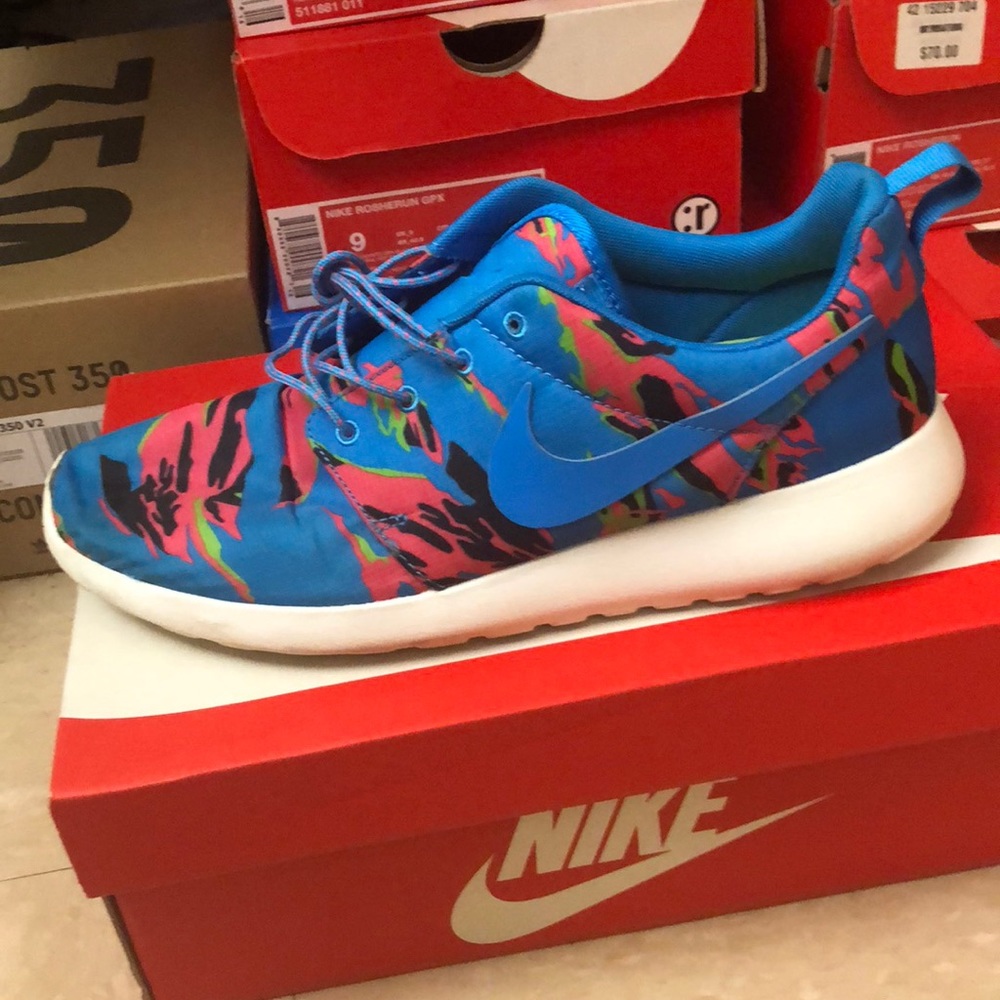 Men’s nike Roshe Run size 9.5